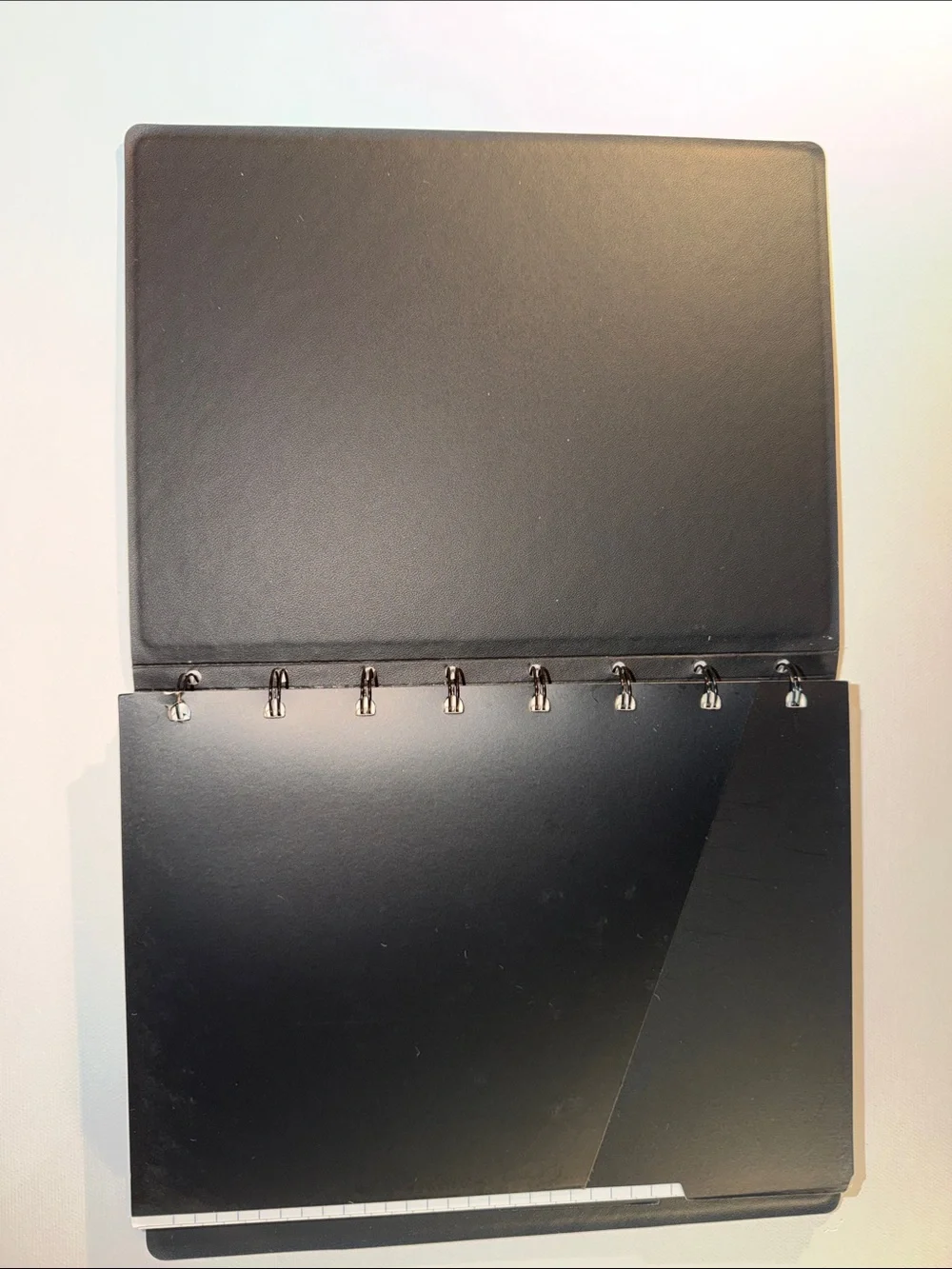 Filofax Refillable Marble-Print a5 size in White and Gray